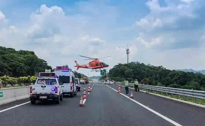新巴尔虎右旗高速公路汽车救援案例