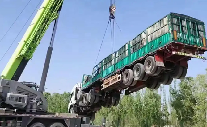新巴尔虎右旗道路脱困救援案例